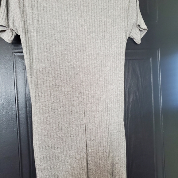 Dress - Picture 6 of 7